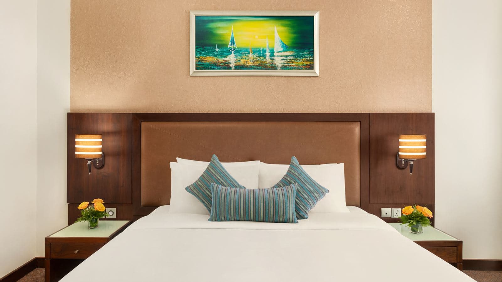 rooms-king-superior-bedroom