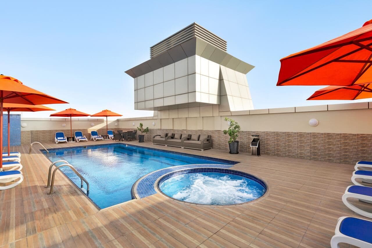 pools-outdoor-pool