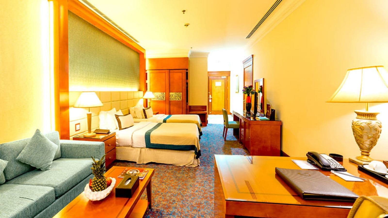 rooms-deluxe-room