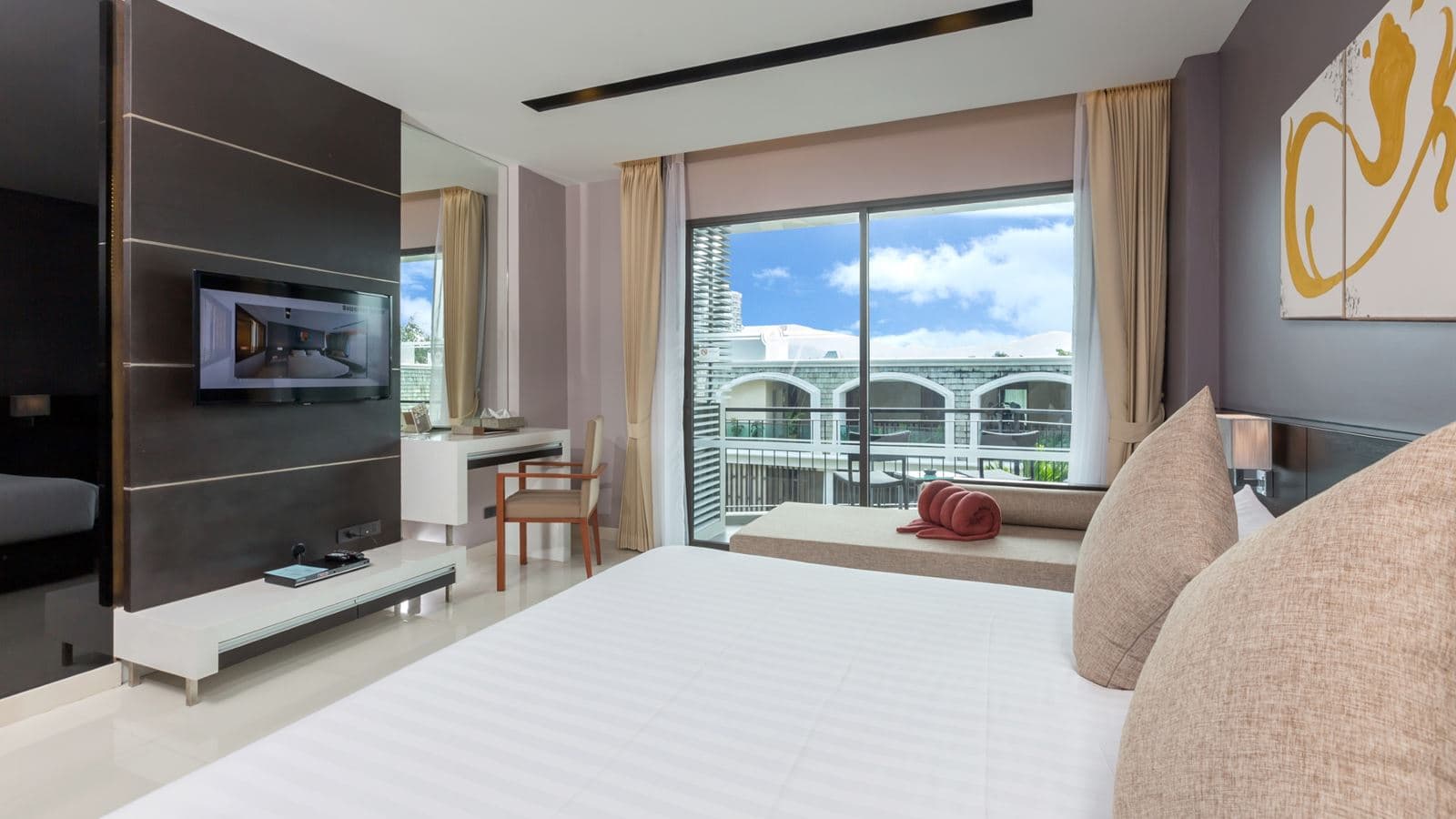rooms-deluxe-room