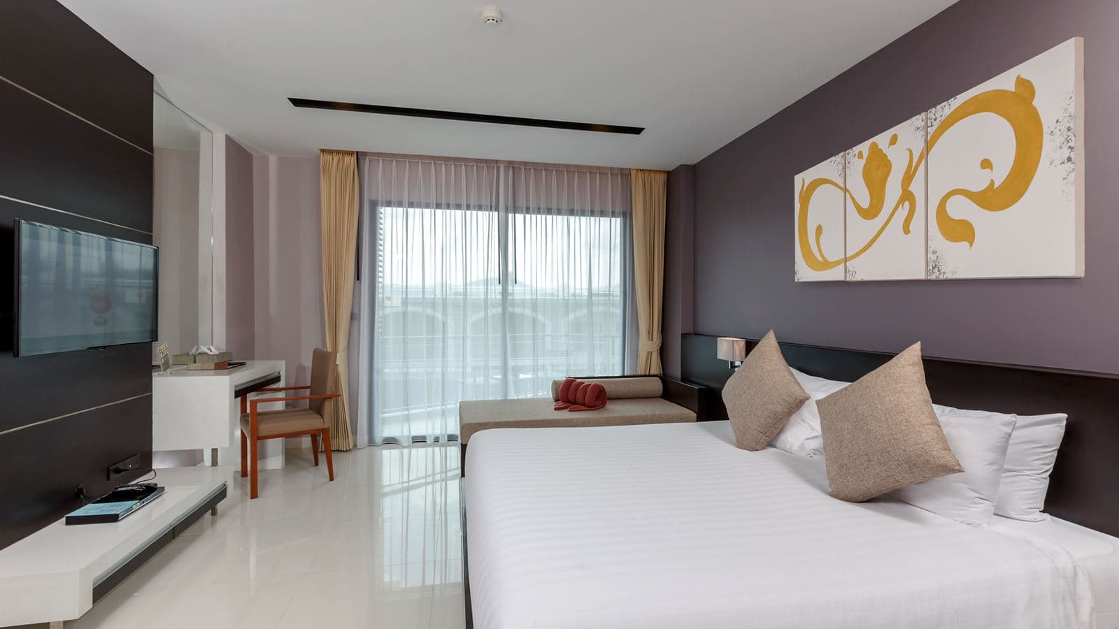 rooms-deluxe-room