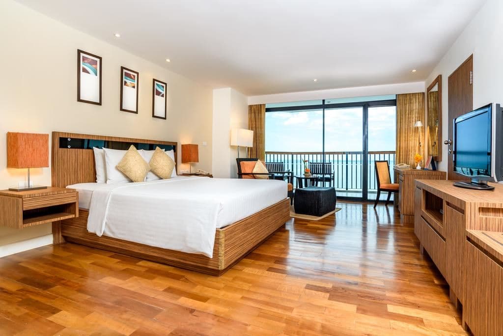 rooms-deluxe-room