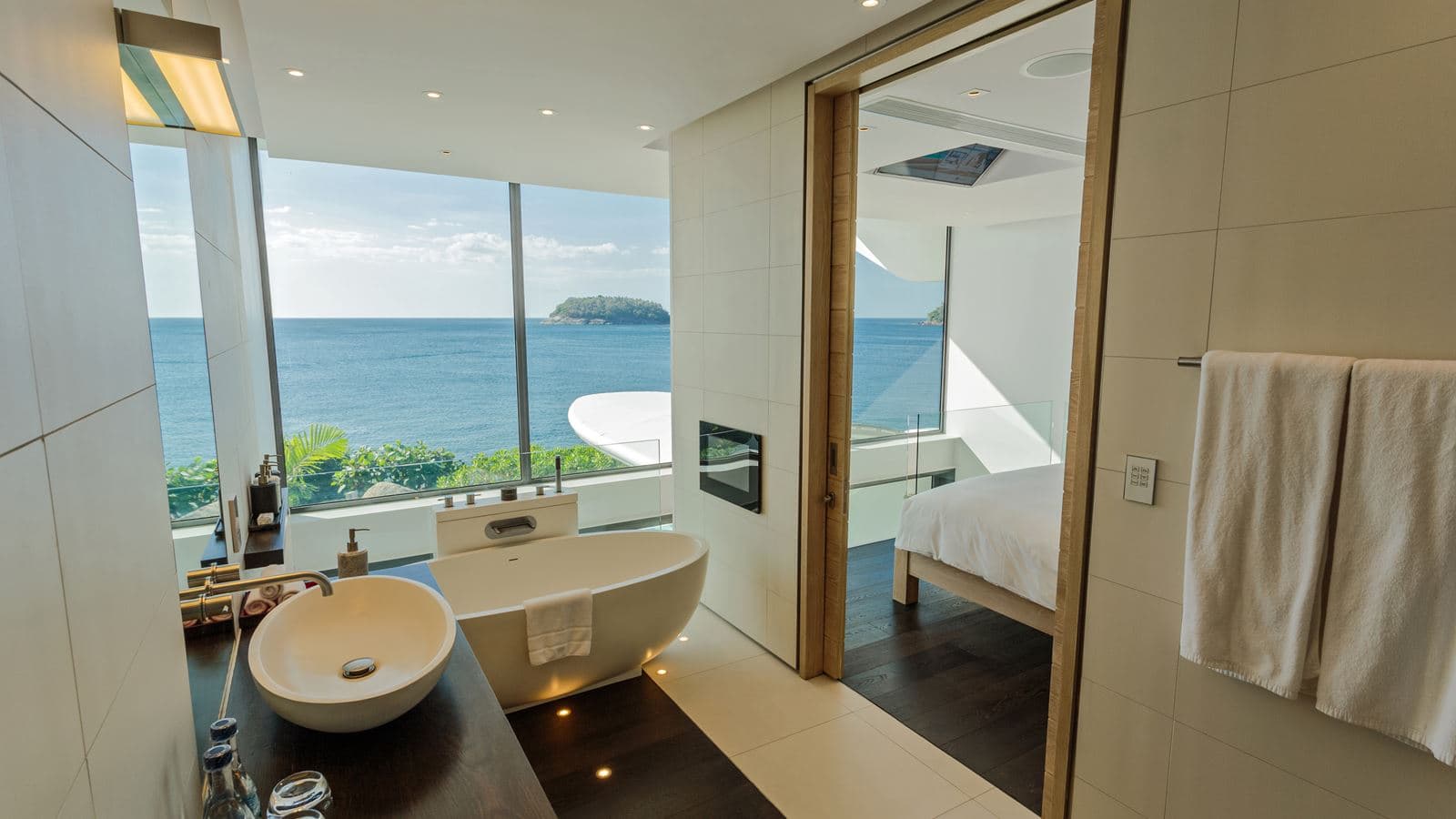 rooms-onebedroom-ocean-pool-loft