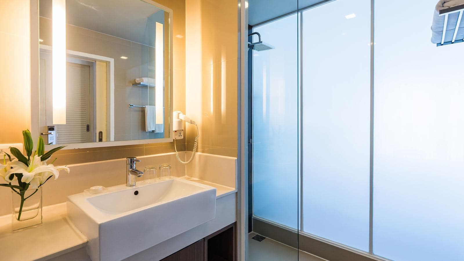rooms-superior-room