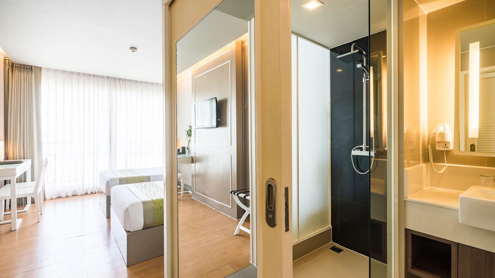 rooms-superior-room