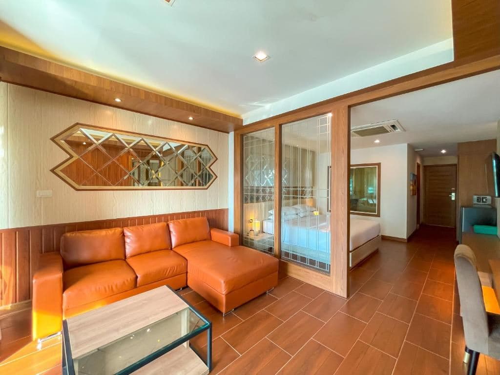 rooms-suite-room-city-view