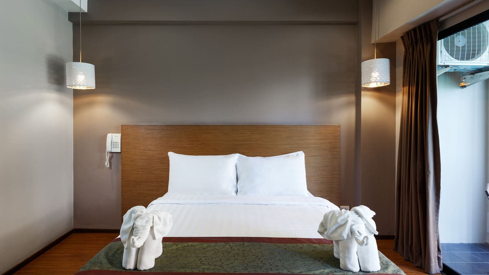 rooms-superior-room