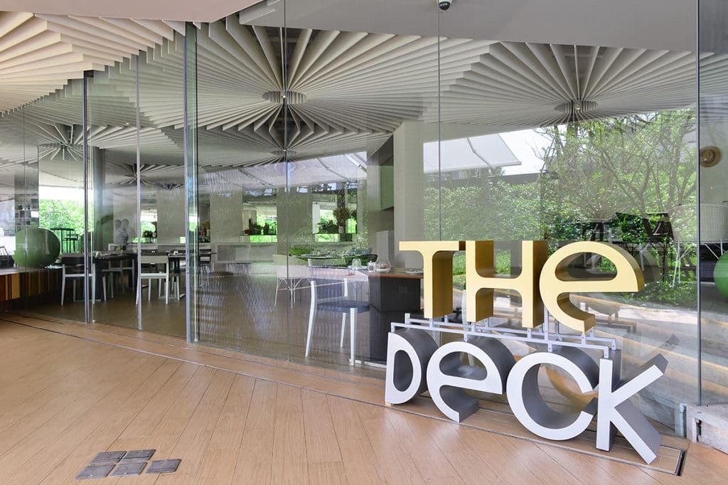 restaurants-the-deck