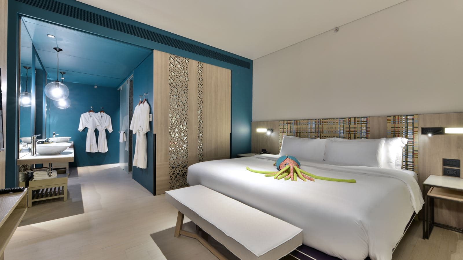 rooms-family-pool-suite