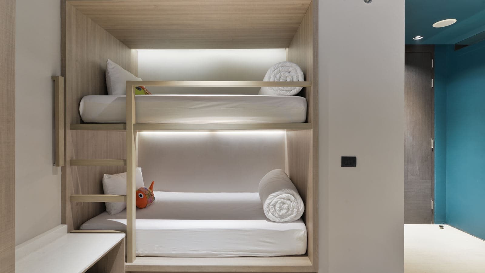 rooms-family-pool-suite