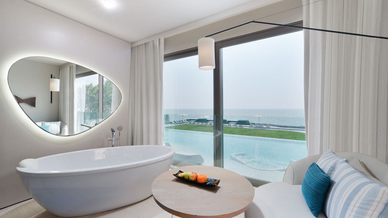 rooms-ocean-front-child-sharing-bed