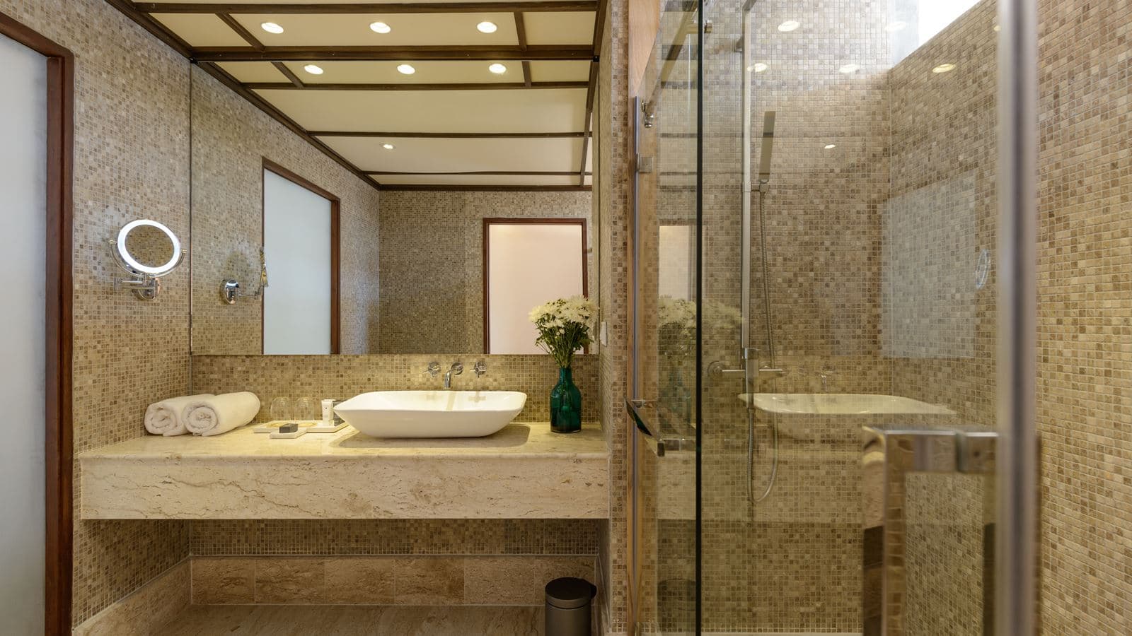 rooms-deluxe-room