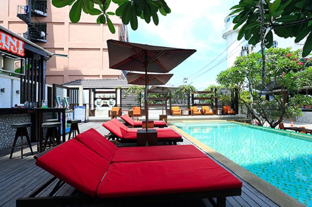pools-outdoor-pool