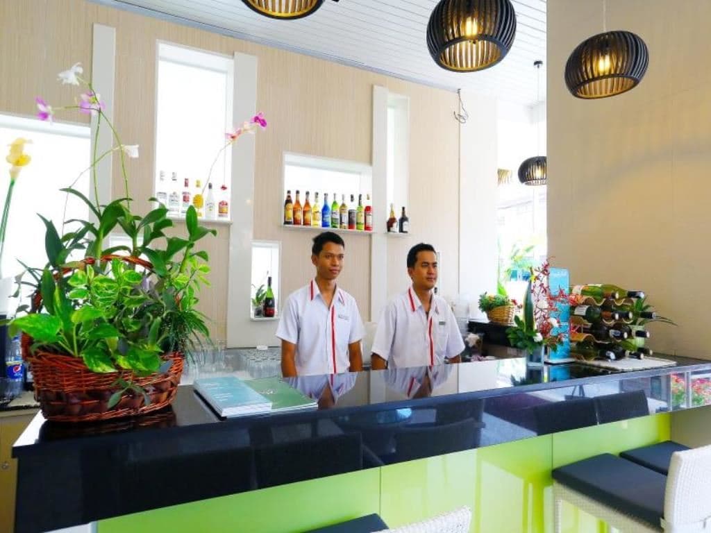 restaurants-beach-bar-restaurant