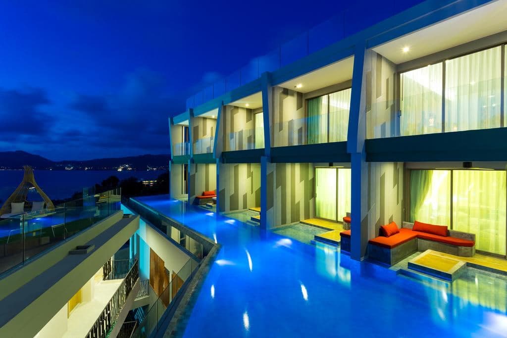 rooms-deluxe-pool-access-sea-view