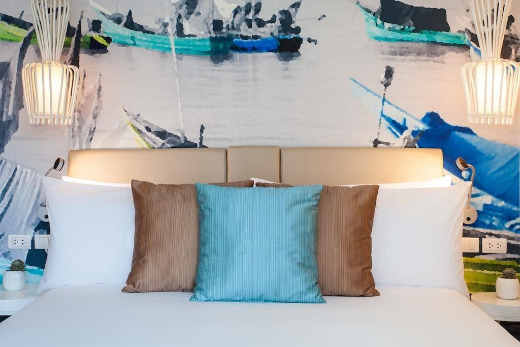 rooms-deluxe-pool