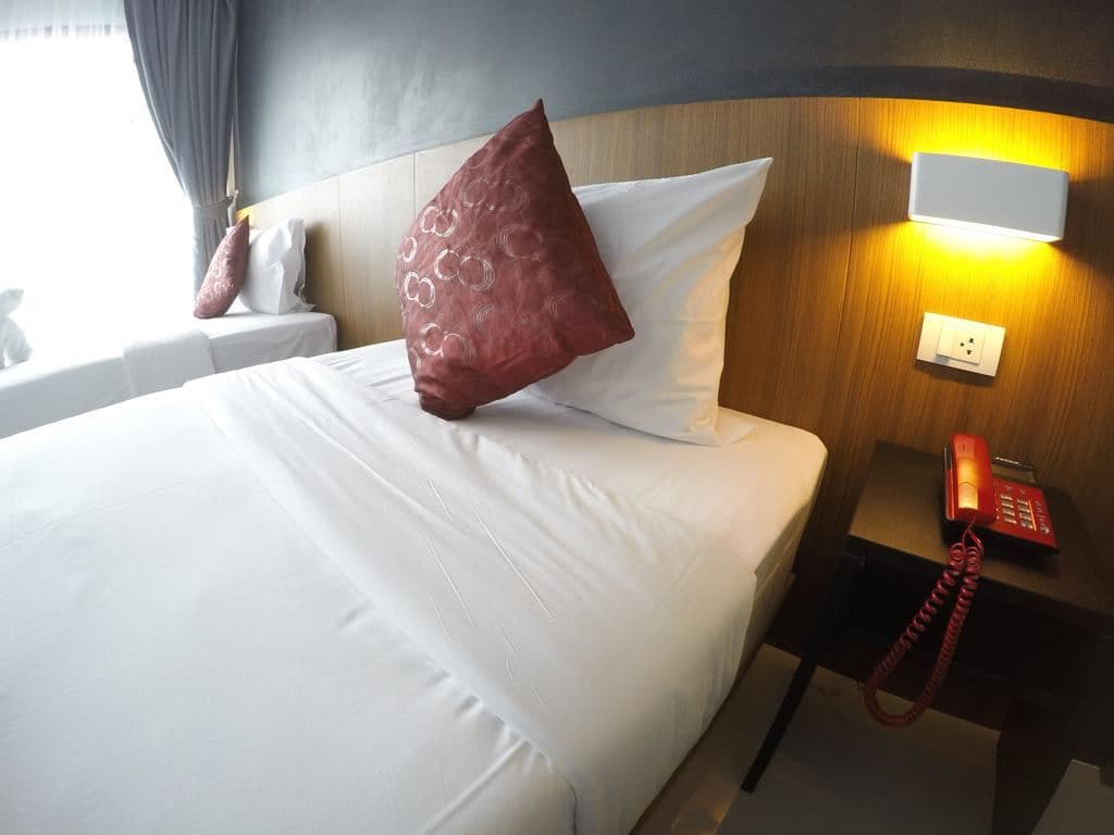 rooms-deluxe-room