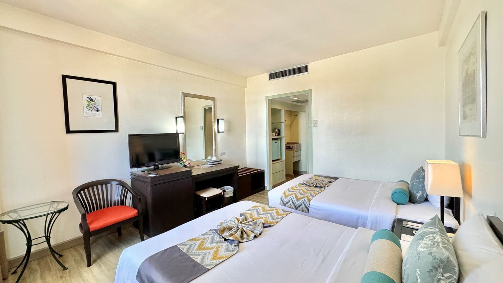 rooms-superior-room
