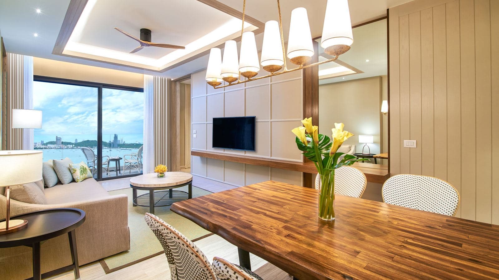 rooms-amari-suite