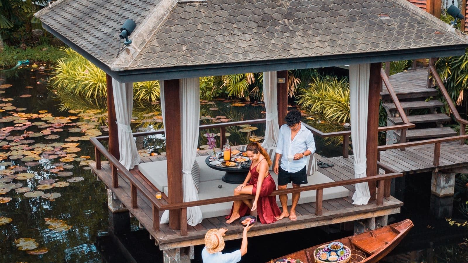 rooms-sala-pool-villa