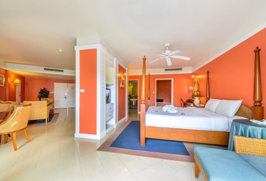 rooms-deluxe-room