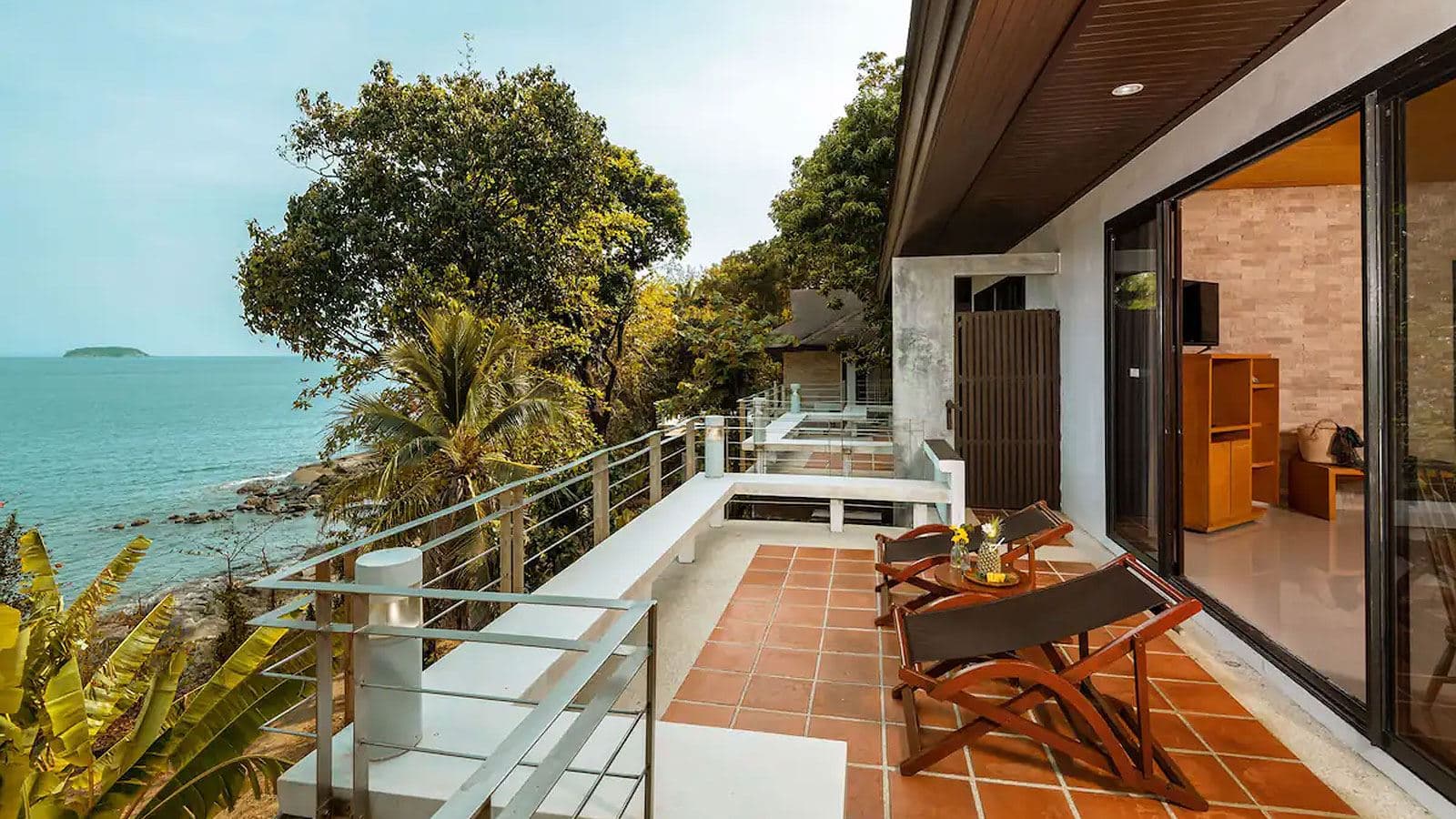rooms-deluxe-pavilion-beachfront