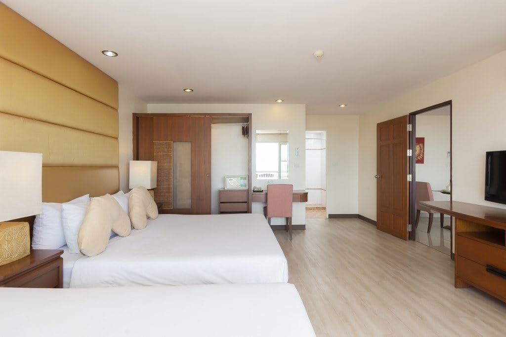 rooms-junior-suite-sea-view-only-double-bed-