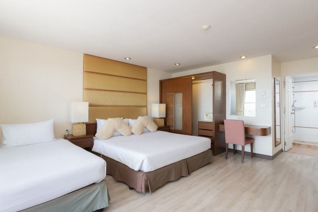 rooms-junior-suite-sea-view-only-double-bed-