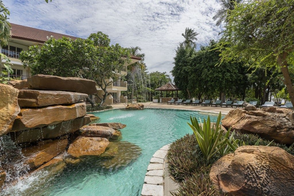 pools-outdoor-pool