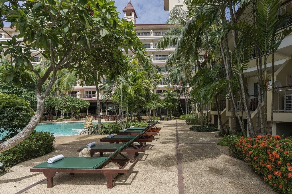 pools-outdoor-pool
