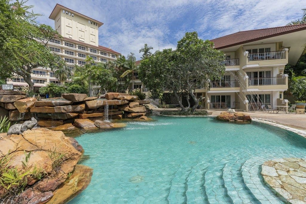 pools-outdoor-pool