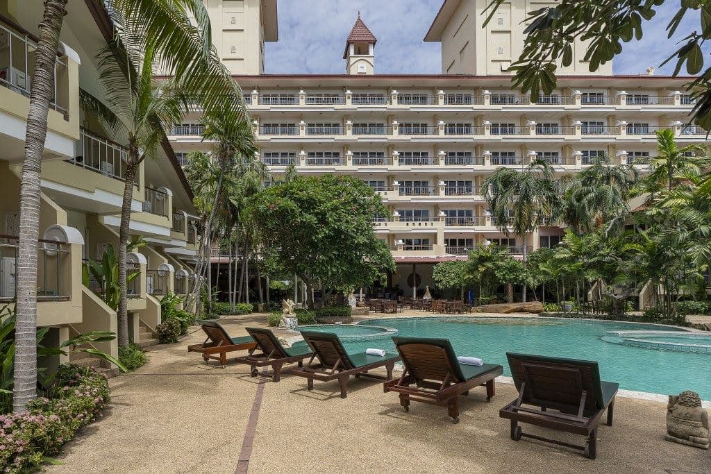 pools-outdoor-pool