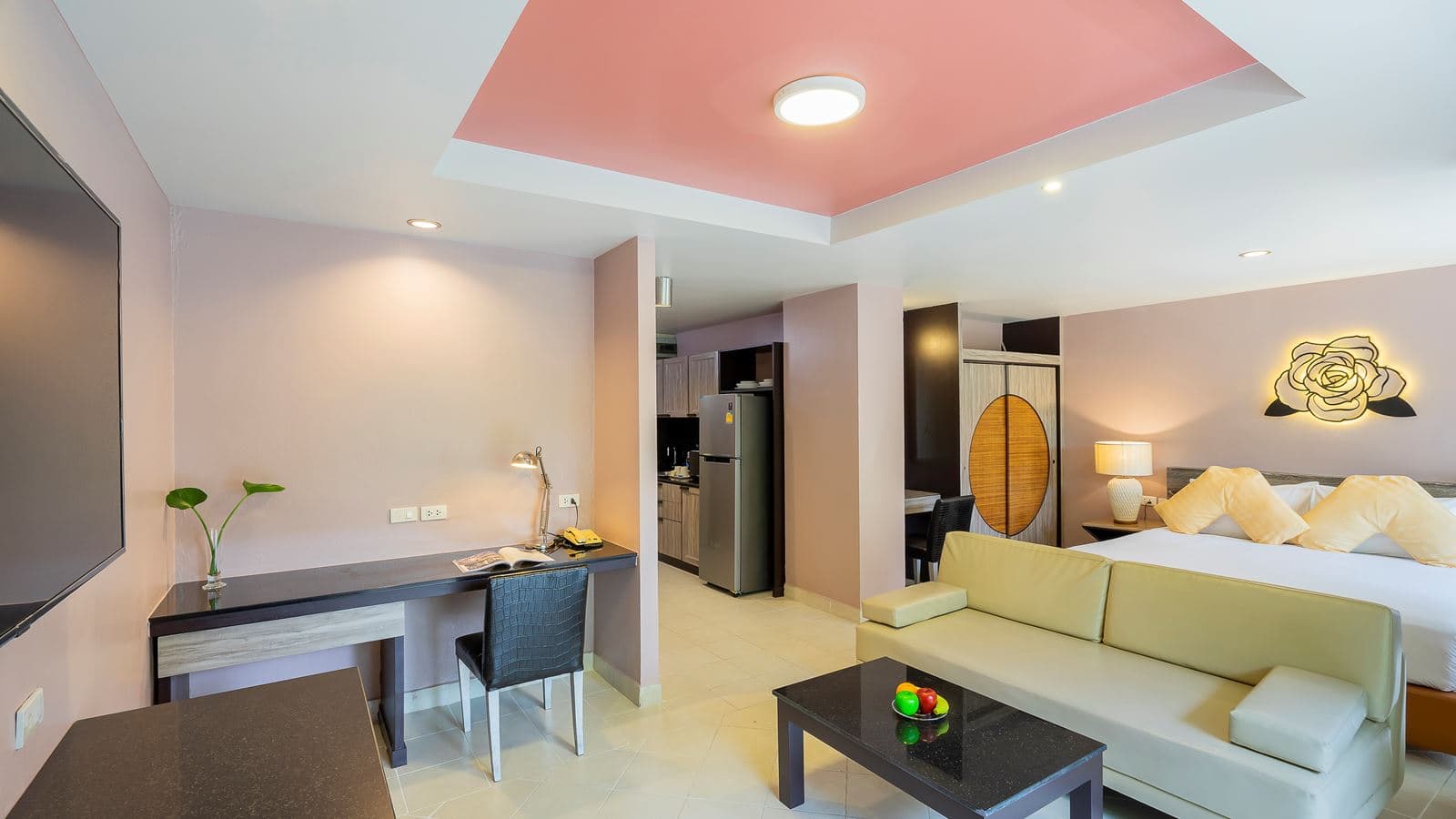 rooms-deluxe-room