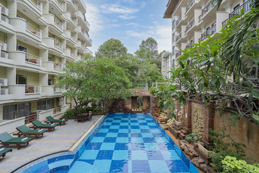 pools-outdoor-pool