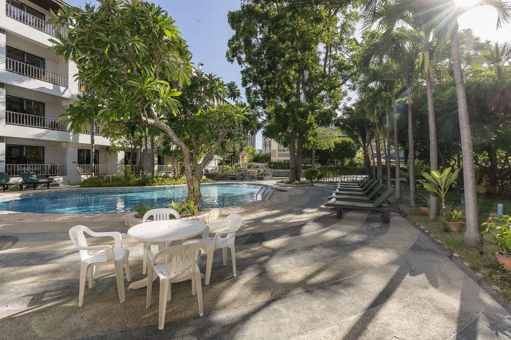 pools-outdoor-pool