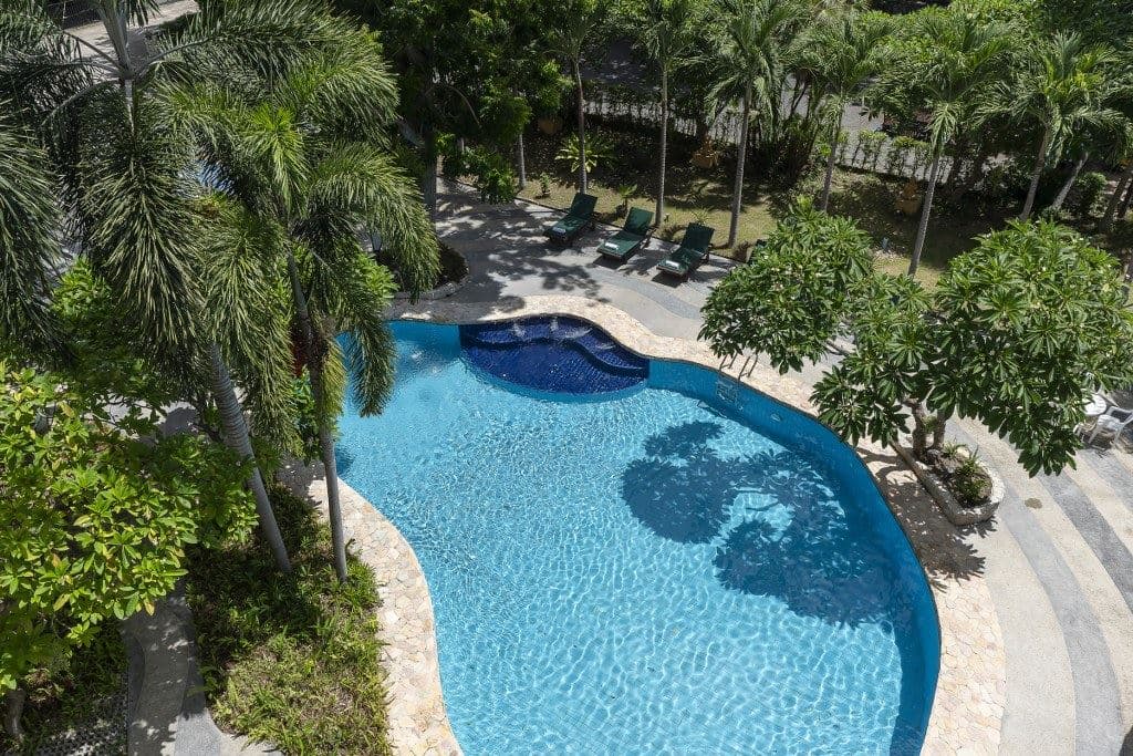 pools-outdoor-pool