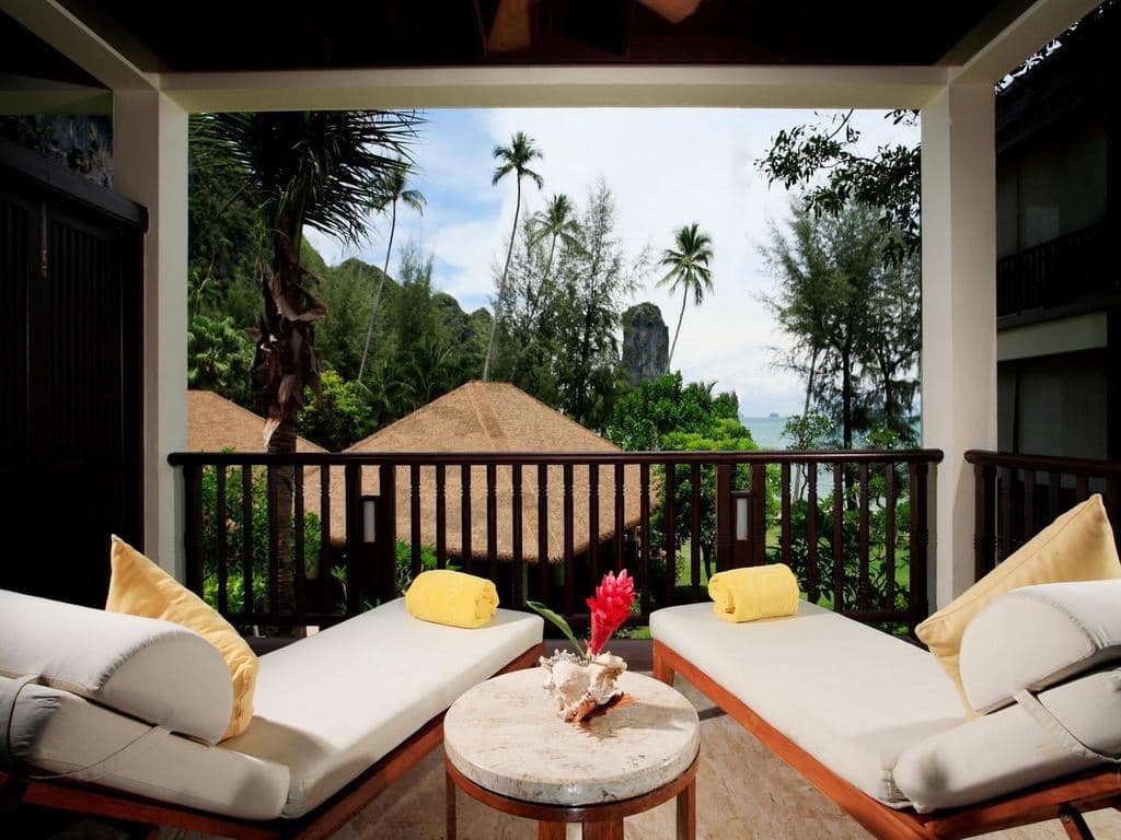 rooms-deluxe-ocean-facing