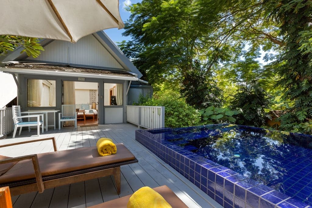 rooms-deluxe-private-pool