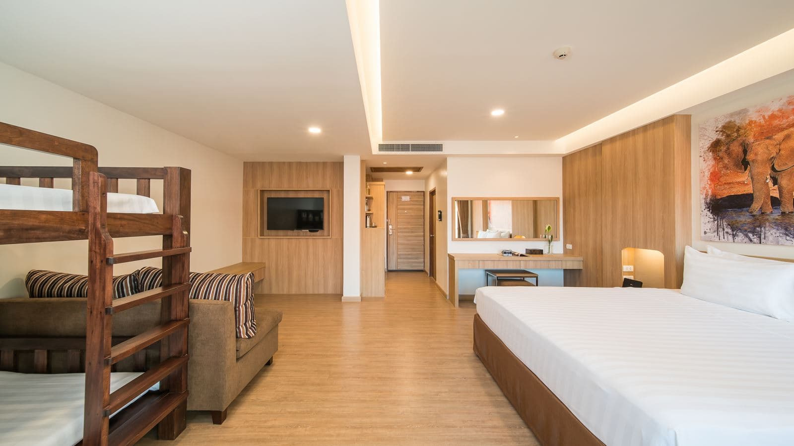 rooms-family-room