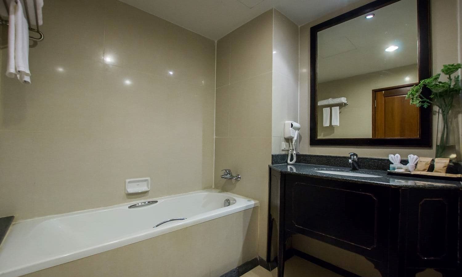 rooms-deluxe-room