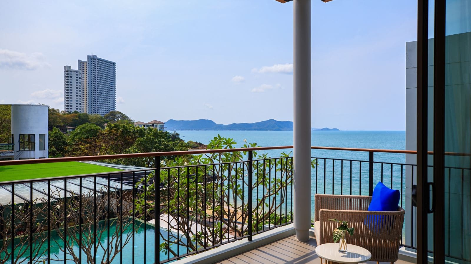 rooms-pool-villa