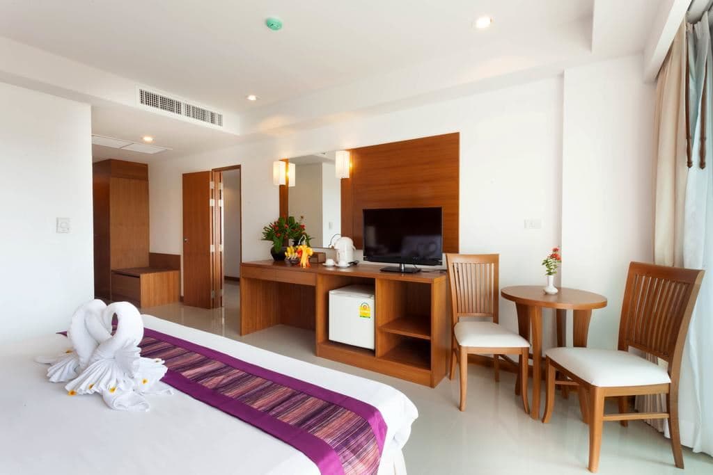 rooms-deluxe-room