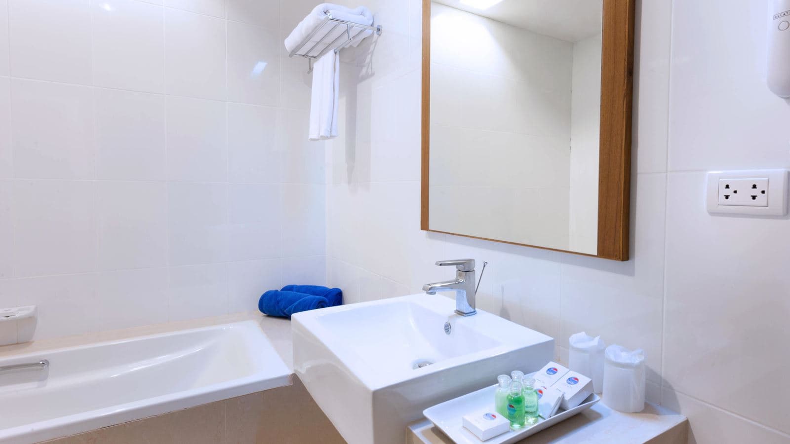 rooms-deluxe-room