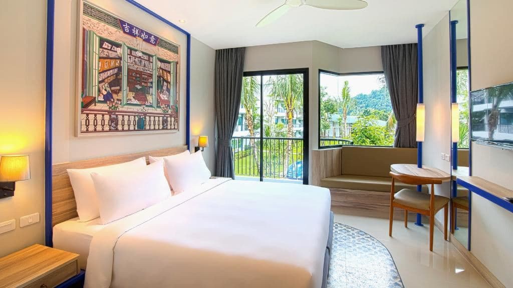 rooms-deluxe-pool-access-child-sharing-bed
