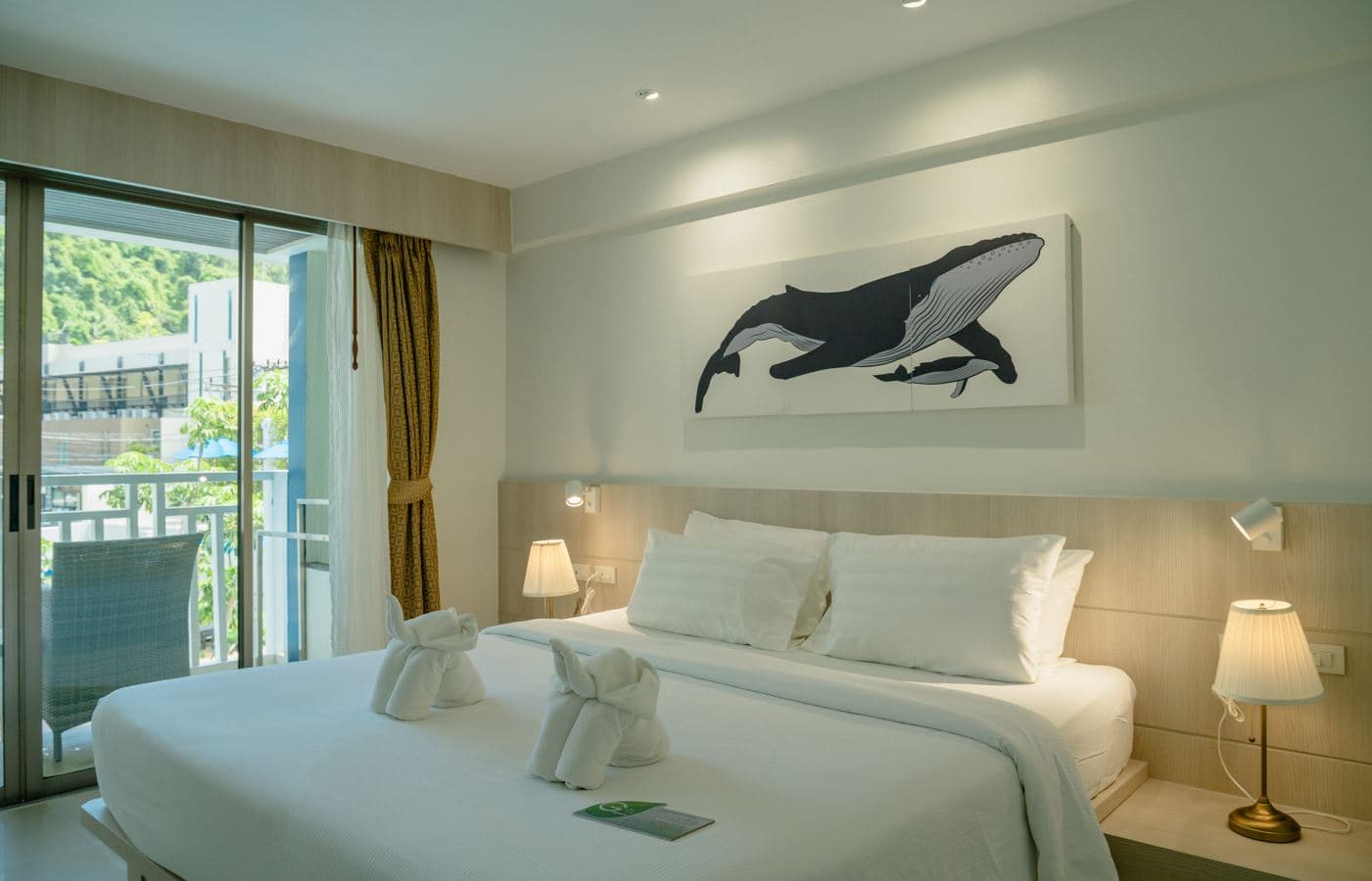 rooms-deluxe-room