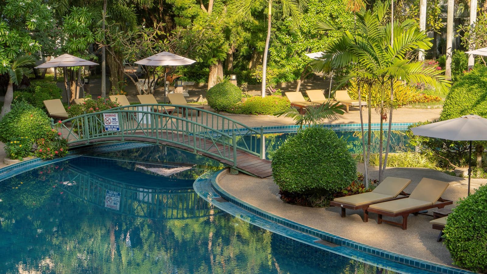 pools-outdoor-pool