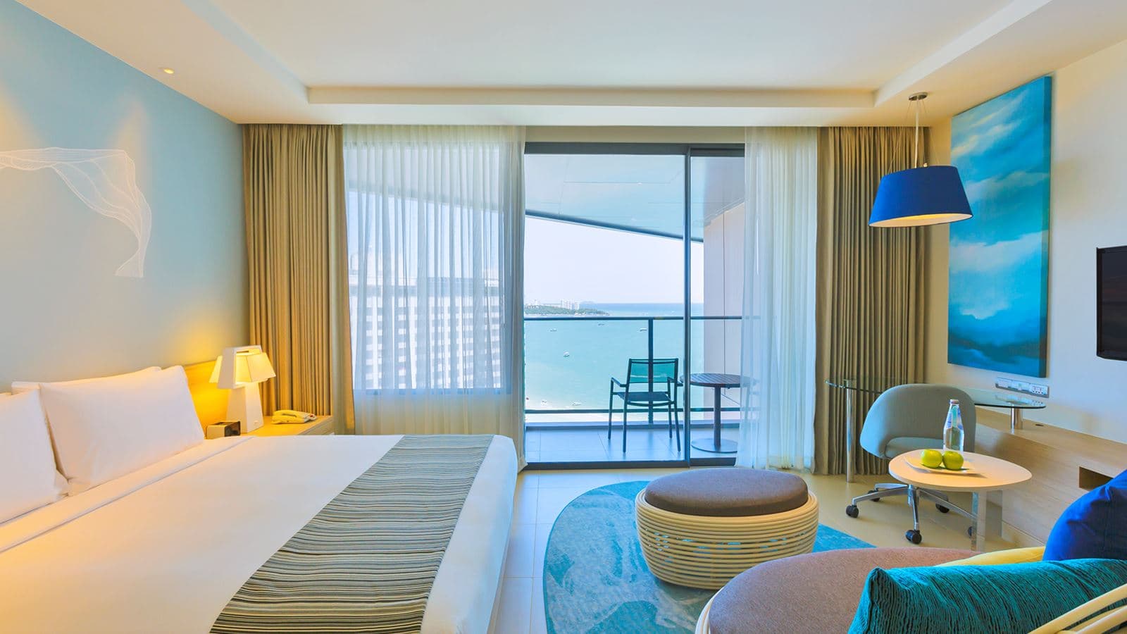 rooms-deluxe-room