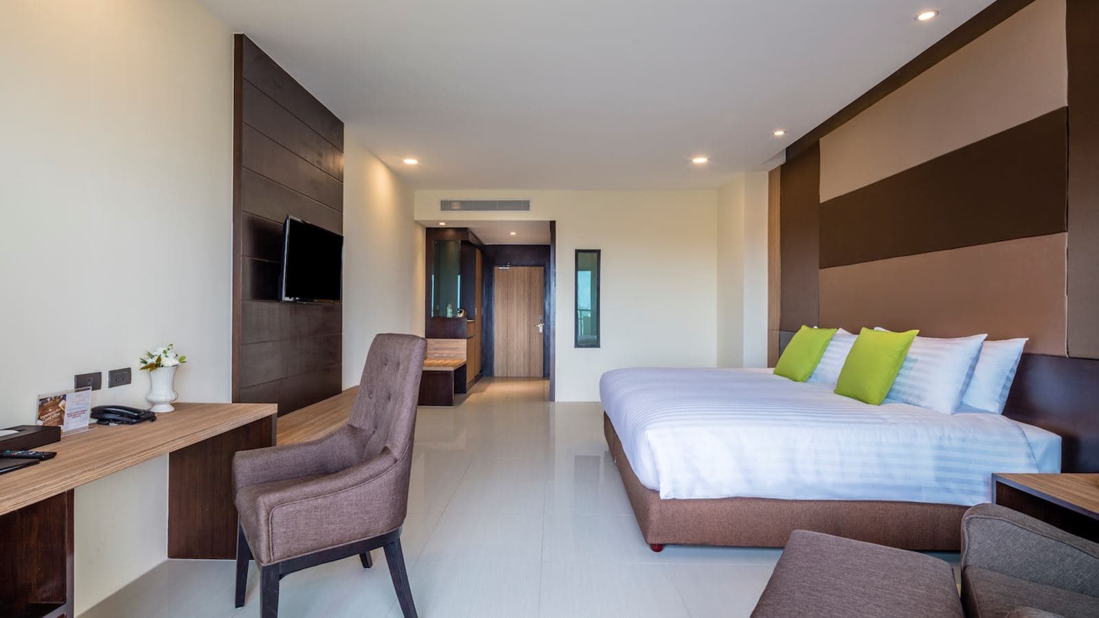 rooms-grand-room