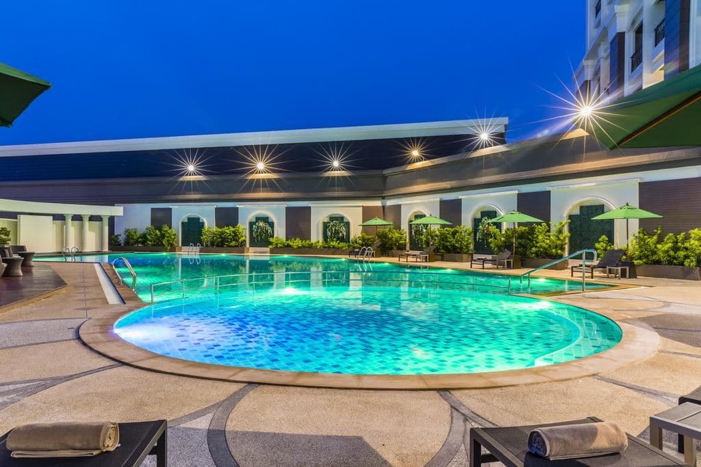 pools-outdoor-pool