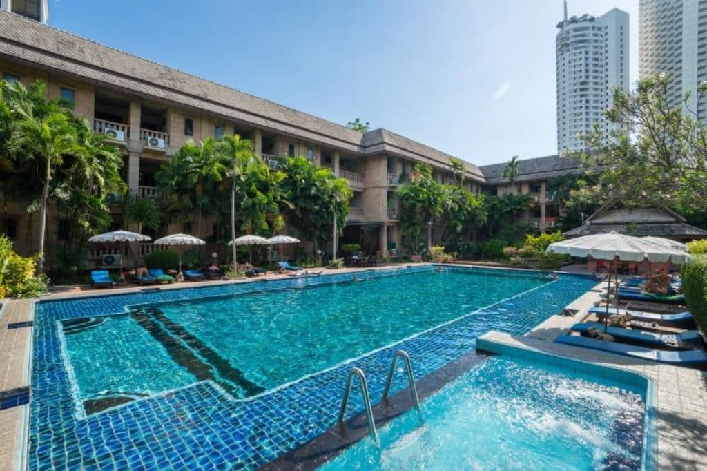 pools-outdoor-pool